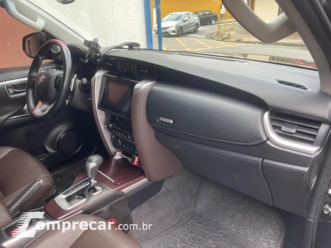 HILUX SW4 2.8 SRX 4X4 7 Lugares 16V Turbo Intercooler