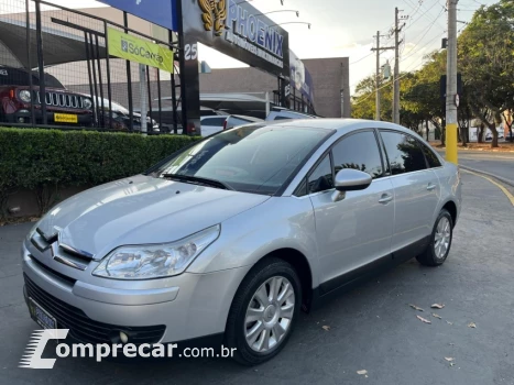CITROEN C4 2.0 Exclusive Pallas 16V 4 portas