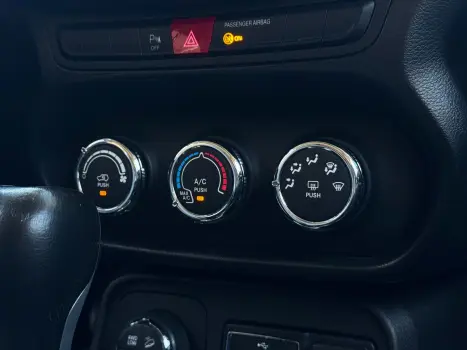 RENEGADE 2.0 16V Turbo Sport 4X4