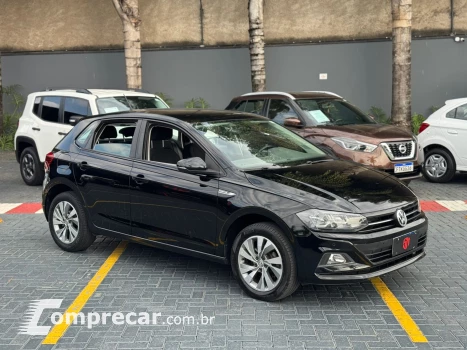 Volkswagen POLO 1.0 200 TSI Comfortline 4 portas