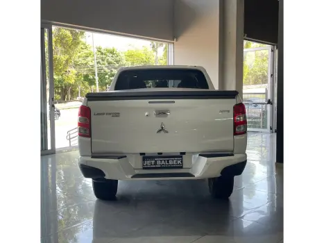 L200 TRITON 2.4 16V TURBO DIESEL SPORT HPE CD 4P 4X4 AUTOMÁT