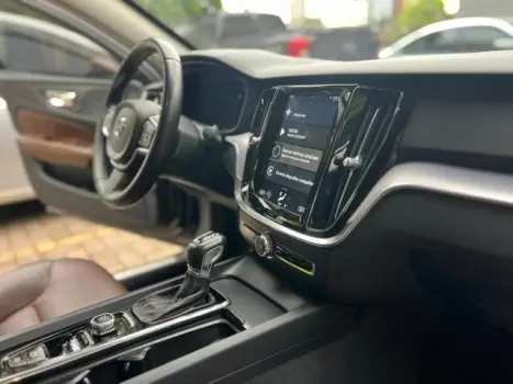 S60 - 2.0 T4 MOMENTUM 4P AUTOMÁTICO