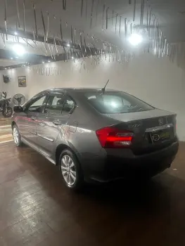 CITY 1.5 LX Sedan 16V