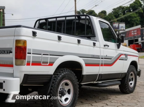 D20 - 4.0 CUSTOM DE LUXE CS 8V TURBO 2P MANUAL