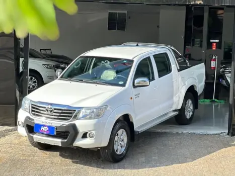 Toyota HILUX CD4X2 SR 4 portas