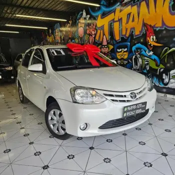 Toyota ETIOS HB X 13L MT 4 portas