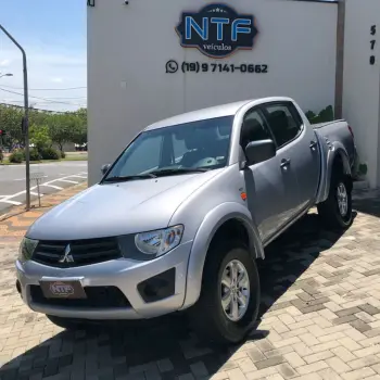 Mitsubishi L200 Triton HLS 2.4 Flex 16V CD Mec. 4 portas