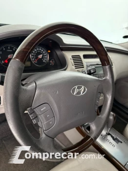 AZERA 3.3 MPFI GLS Sedan V6 24V