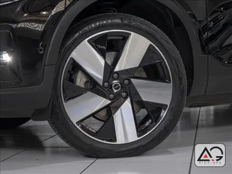 C40 P8 Recharge Pure Electric AWD