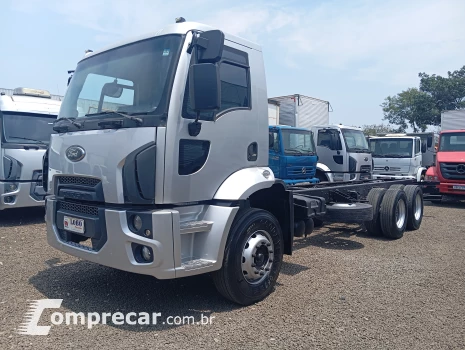 Ford Ford Cargo 2423 2 portas