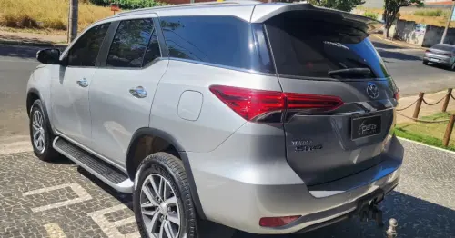 HILUX SW4 2.8 SRX 4X4 7 Lugares 16V Turbo Intercooler