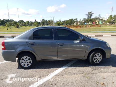 ETIOS 1.5 XS Sedan 16V