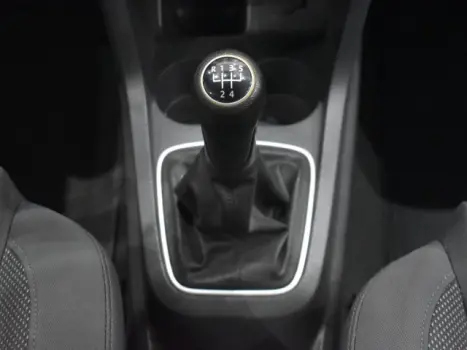 FOX - 1.6 MI 8V 4P MANUAL