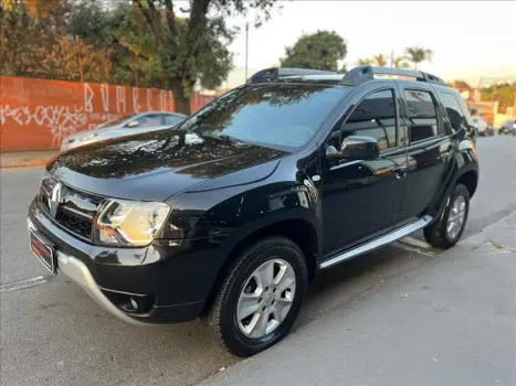 Renault DUSTER 2.0 Dynamique 4X2 16V 4 portas