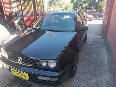 Volkswagen GOLF 1.8 MI GL 8V 4 portas