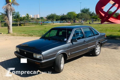 Volkswagen SANTANA 2.0 GLS 8V 4 portas