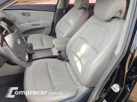 AZERA 3.3 MPFI GLS Sedan V6 24V