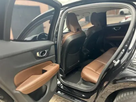 S60 - 2.0 T4 MOMENTUM 4P AUTOMÁTICO