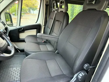BOXER 2.0 Bluehdi Business L3h2 13M Minibus
