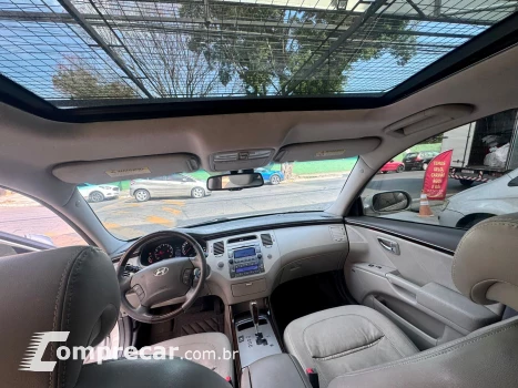 AZERA 3.3 MPFI GLS Sedan V6 24V