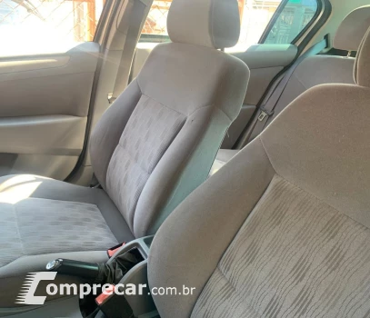 VECTRA 2.0 MPFI Elegance 8V 140cv