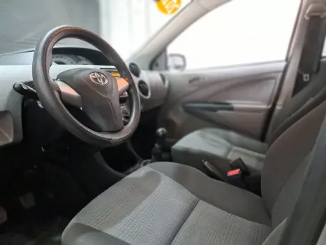 Etios 1.3 Xs 16V Flex 4P Manual