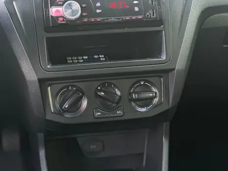 VOYAGE 1.0 12V MPI TOTALFLEX 4P MANUAL