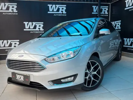 FORD FOCUS 2.0 Titanium Hatch 16V 4 portas