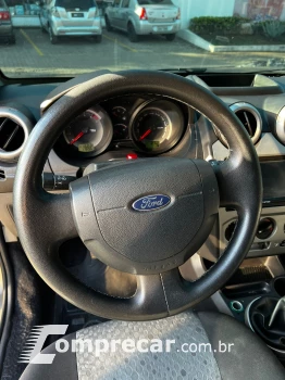 FIESTA 1.6 MPI Class Hatch 8V