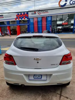 ONIX HATCH LT 1.0 8V FlexPower 5p Mec.