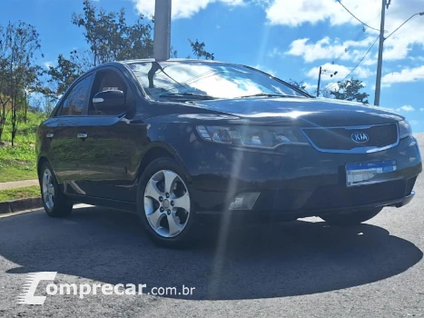 Kia CERATO 1.6 E.213 Sedan 16V 4 portas