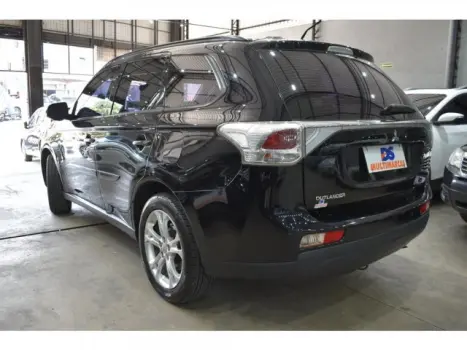 OUTLANDER - 2.0 16V 4P AUTOMÁTICO