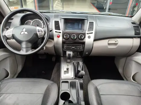 PAJERO DAKAR 3.2 HPE 4X4 7 Lugares 16V Turbo Intercooler