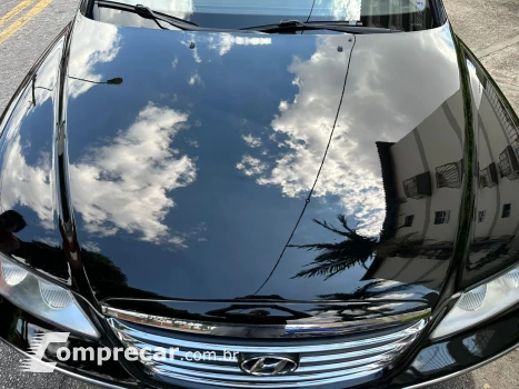 AZERA 3.3 MPFI GLS Sedan V6 24V