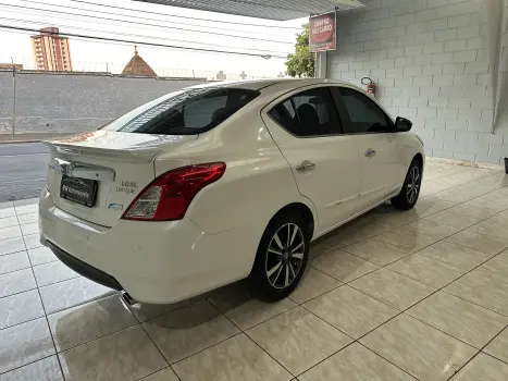 VERSA 1.6 16V Unique