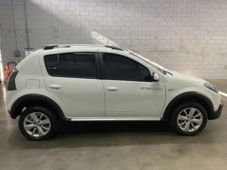 Sandero 1.6 STEPWAY 16V FLEX 4P AUTOMÁTICO