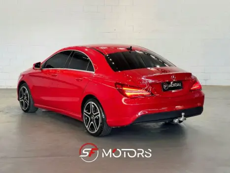 CLA 180 - 1.6 CGI 7G-DCT