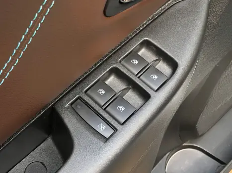 Spin 1.8 Premier 8V Flex 4P Automático