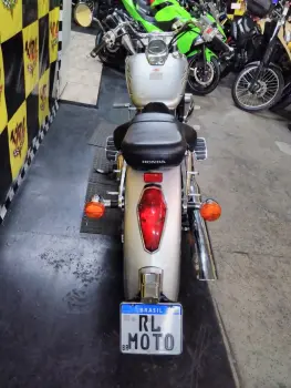 SHADOW 750