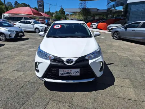 Toyota YARIS 1.5 16V FLEX SEDAN XL MULTIDRIVE 4 portas