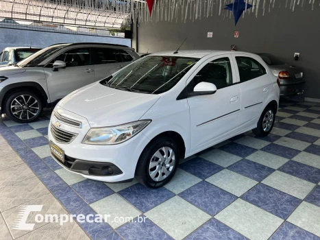 CHEVROLET ONIX 1.0 LT 4 portas