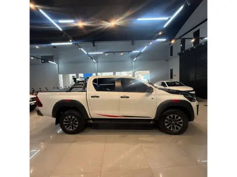 HILUX 2.8 D-4D TURBO DIESEL CD GR-S 4X4 AUTOMÁTICO