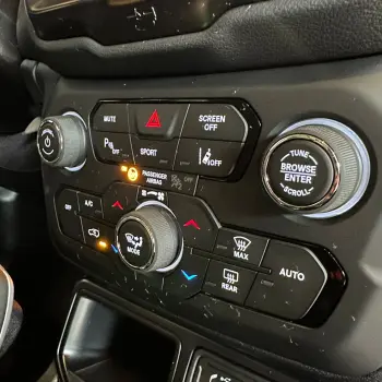 Renegade SAHARA T270 1.3 TB 4x2 Flex Aut