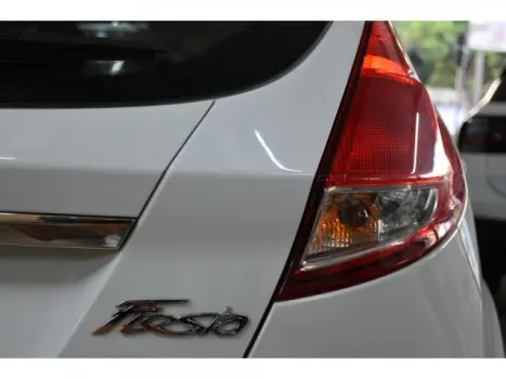 FIESTA HATCH - 1.6 TITANIUM HATCH 16V 4P MANUAL