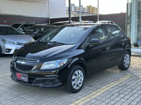 CHEVROLET ONIX - 1.4 MPFI LT 8V 4P MANUAL 4 portas