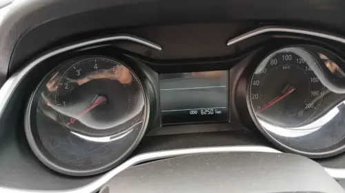 ONIX 1.0 Turbo Plus LT