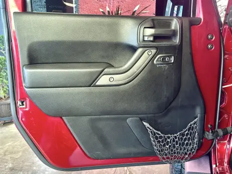 WRANGLER 3.6 UNLIMITED SPORT 4X4 V6 GASOLINA 4P AUTOMÁTICO