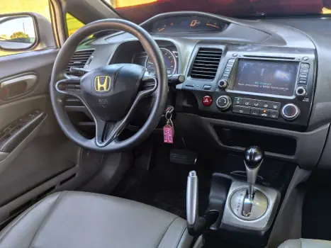 CIVIC 1.8 LXS 16V GASOLINA 4P AUTOMÁTICO