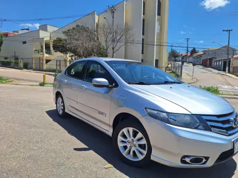 CITY 1.5 LX Sedan 16V