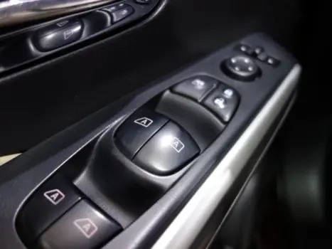 KICKS - 1.6 16V SL 4P XTRONIC